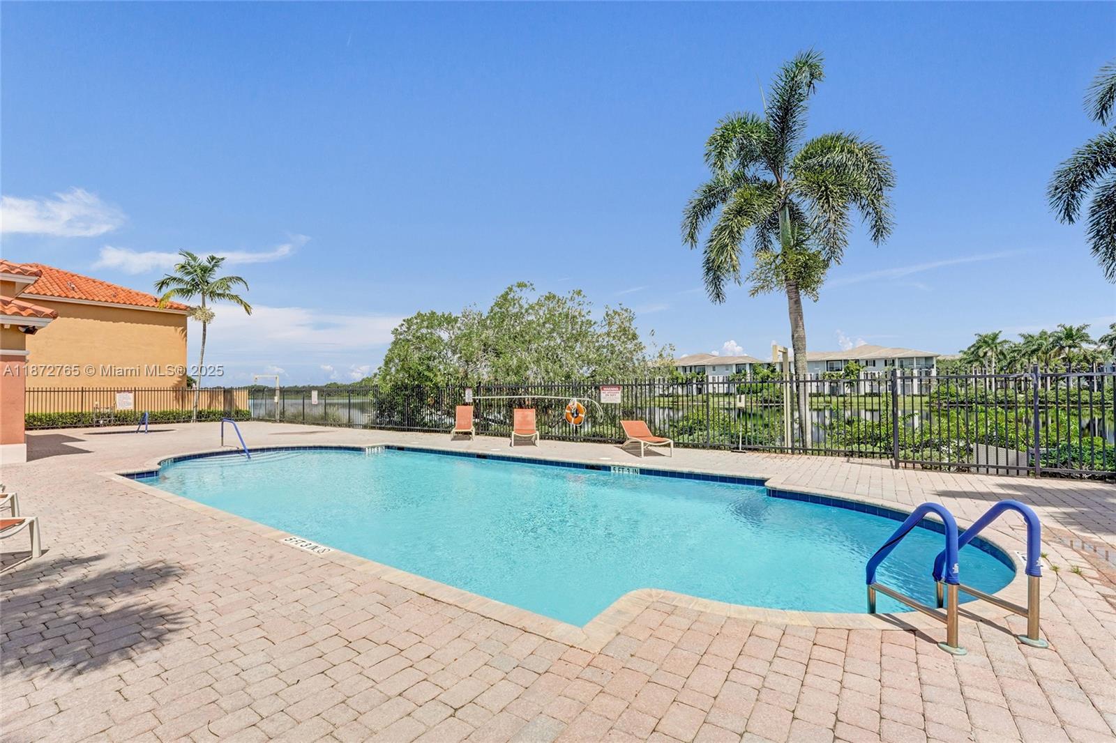 HAMPTON ISLES CONDO - Residential