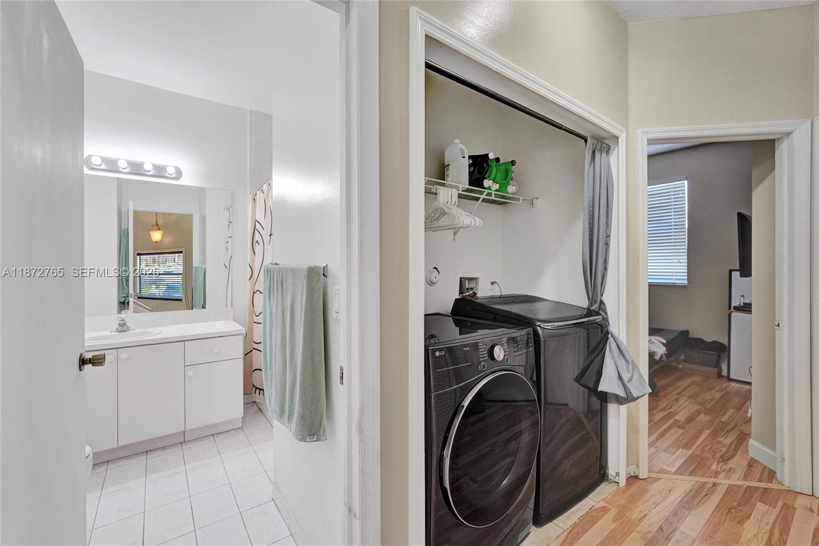 HAMPTON ISLES CONDO - Residential