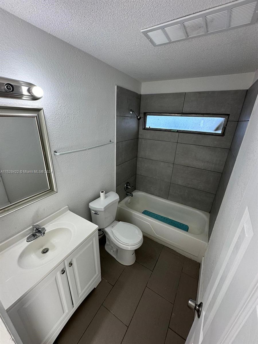 BROWARD PARK - Residential Lease