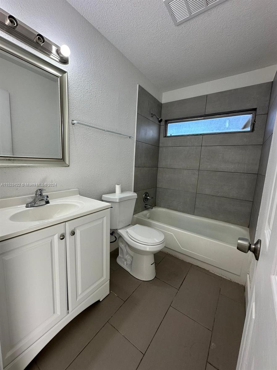 BROWARD PARK - Residential Lease