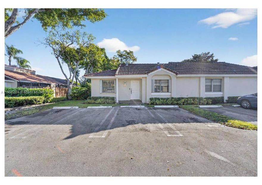 Excellent opportunity in the exclusive gated community of The Moors! This corner property features 2 bedrooms and 2 bathrooms, with a total of 1,064 sqft and 932 sqft of living area. Spacious, comfortable, and offering a cozy patio, perfect for enjoying outdoor moments.Whether you’re looking for your new home or a great investment, this property delivers. Located in a high-demand area that’s easy to rent, within a secure and well-maintained community, close to A+ rated schools, hospitals, shopping centers, and major highways.Schedule your appointment today .Tex the listing agent,