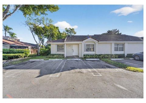 6018 NW 172nd Terr Cir Hialeah FL 33015