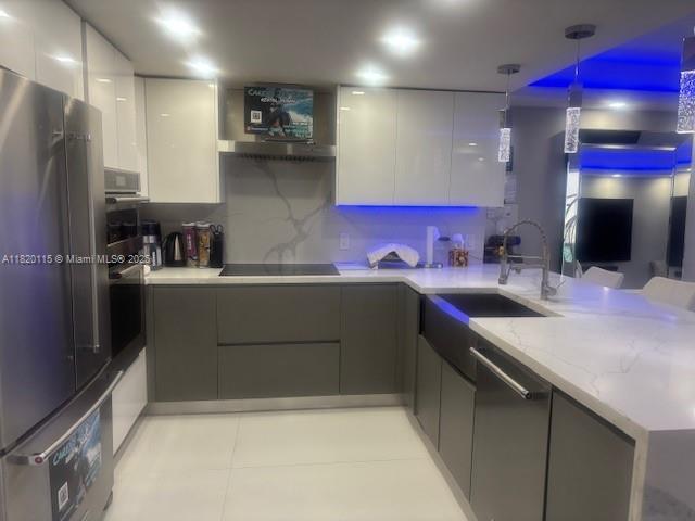 ARLEN HOUSE EAST CONDO - Residential