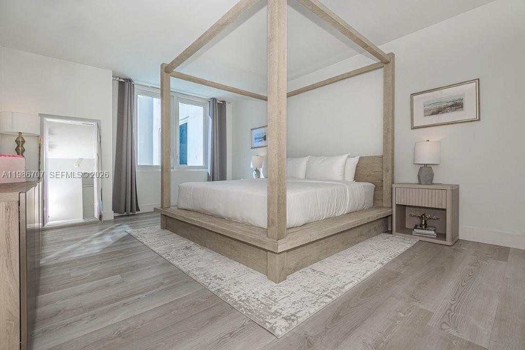 RONEY PALACE CONDO - Residential