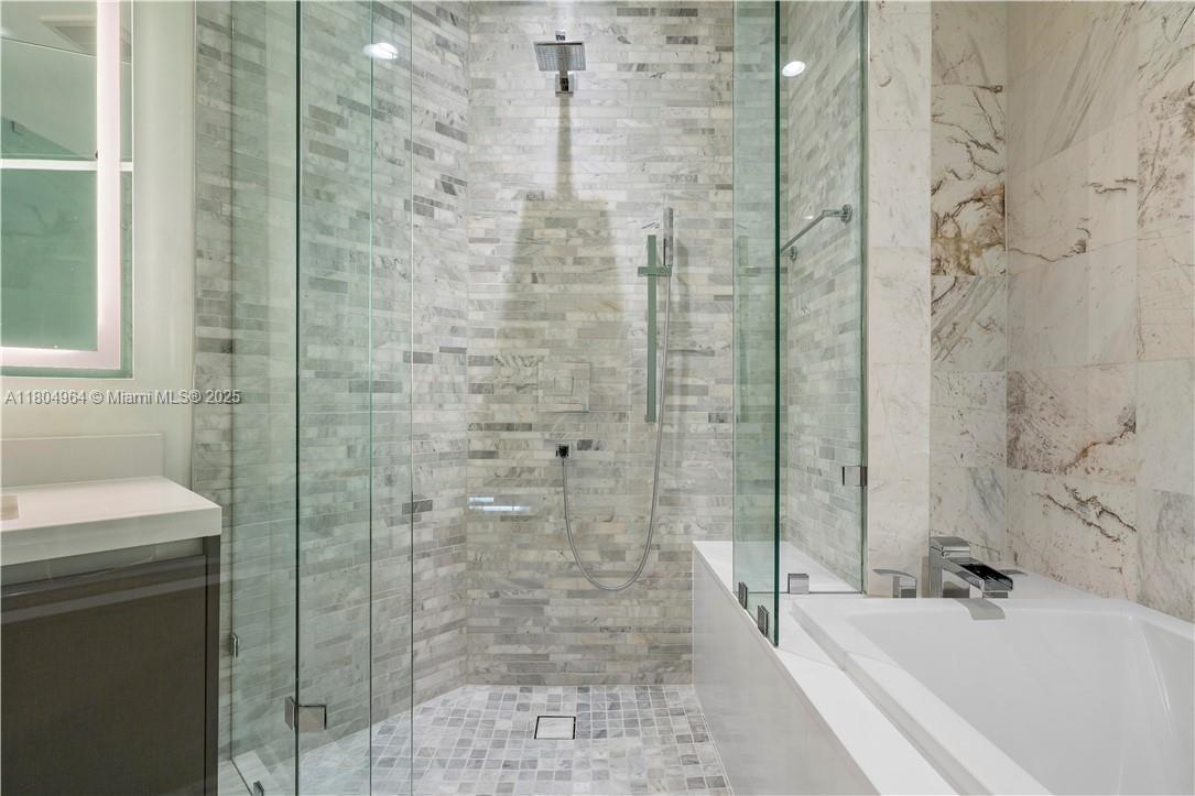 PARAMOUNT MIAMI WORLDCENT - Residential