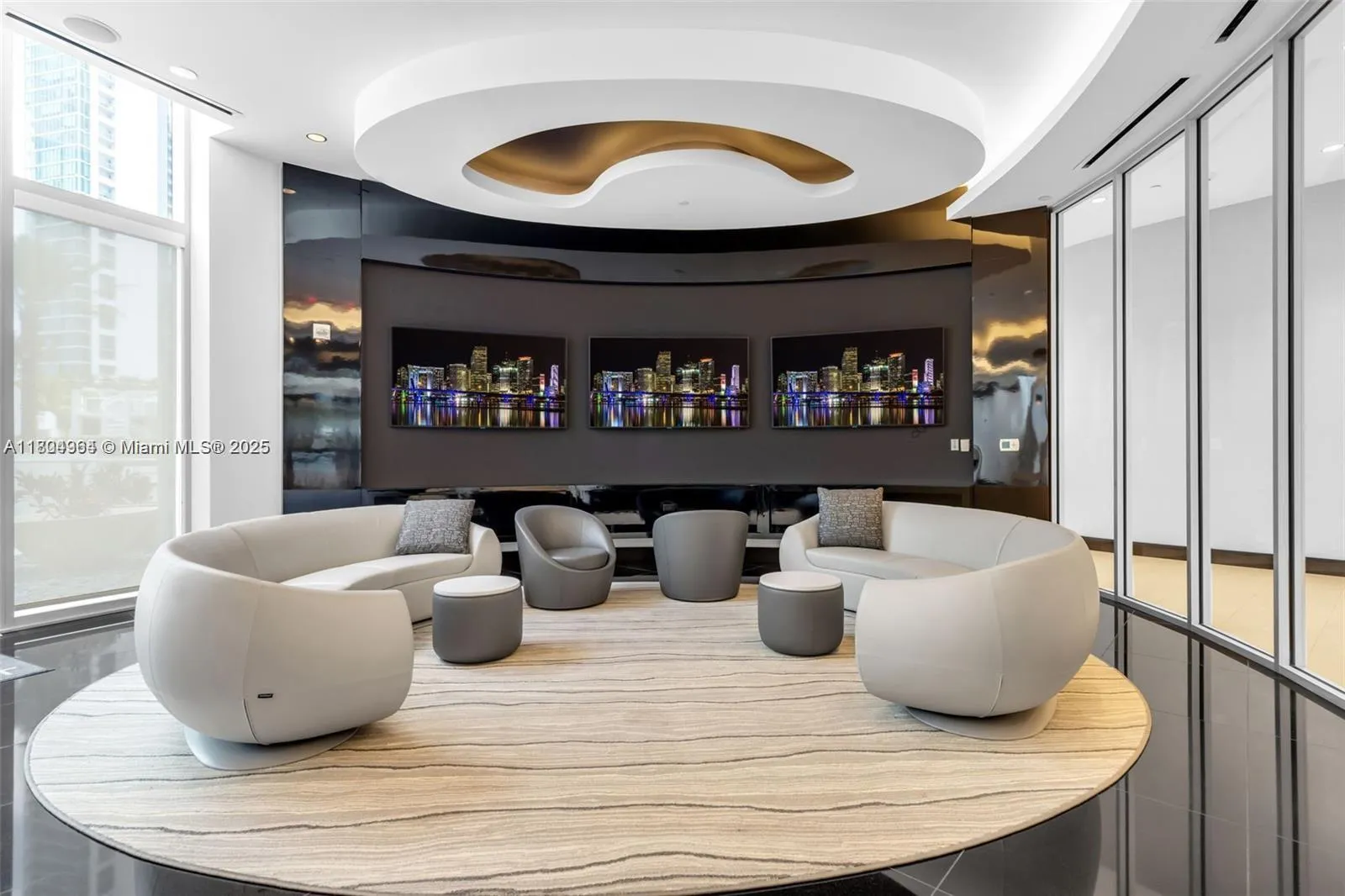 Miami, Florida 33132, United States, 2 Bedrooms Bedrooms, ,2 BathroomsBathrooms,Residential,Active,132858