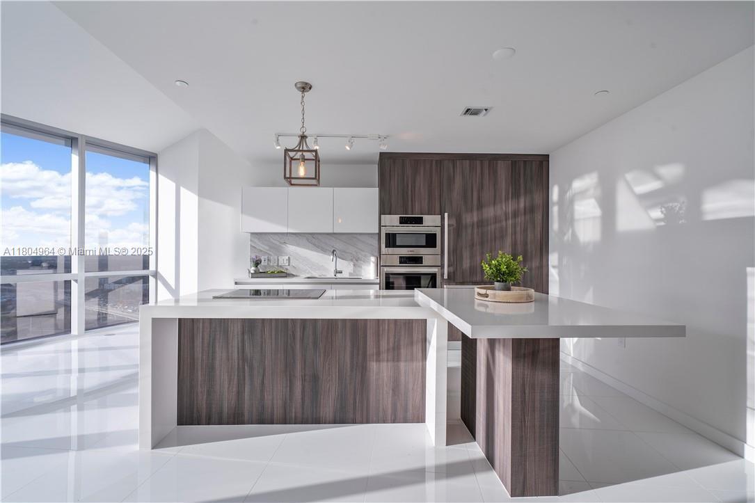 851 NE 1st Ave 2904