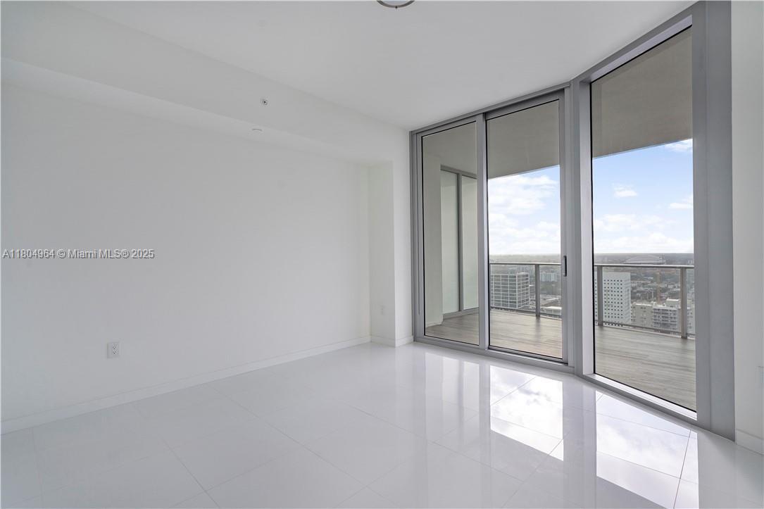 PARAMOUNT MIAMI WORLDCENT - Residential