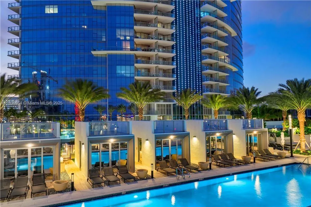 Miami, Florida 33132, United States, 2 Bedrooms Bedrooms, ,2 BathroomsBathrooms,Residential,Active,132858