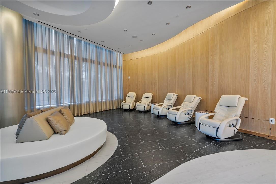 PARAMOUNT MIAMI WORLDCENT - Residential