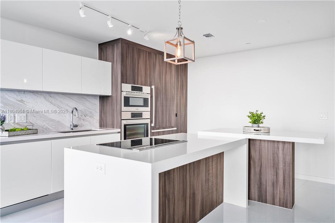 851 NE 1st Ave 2904