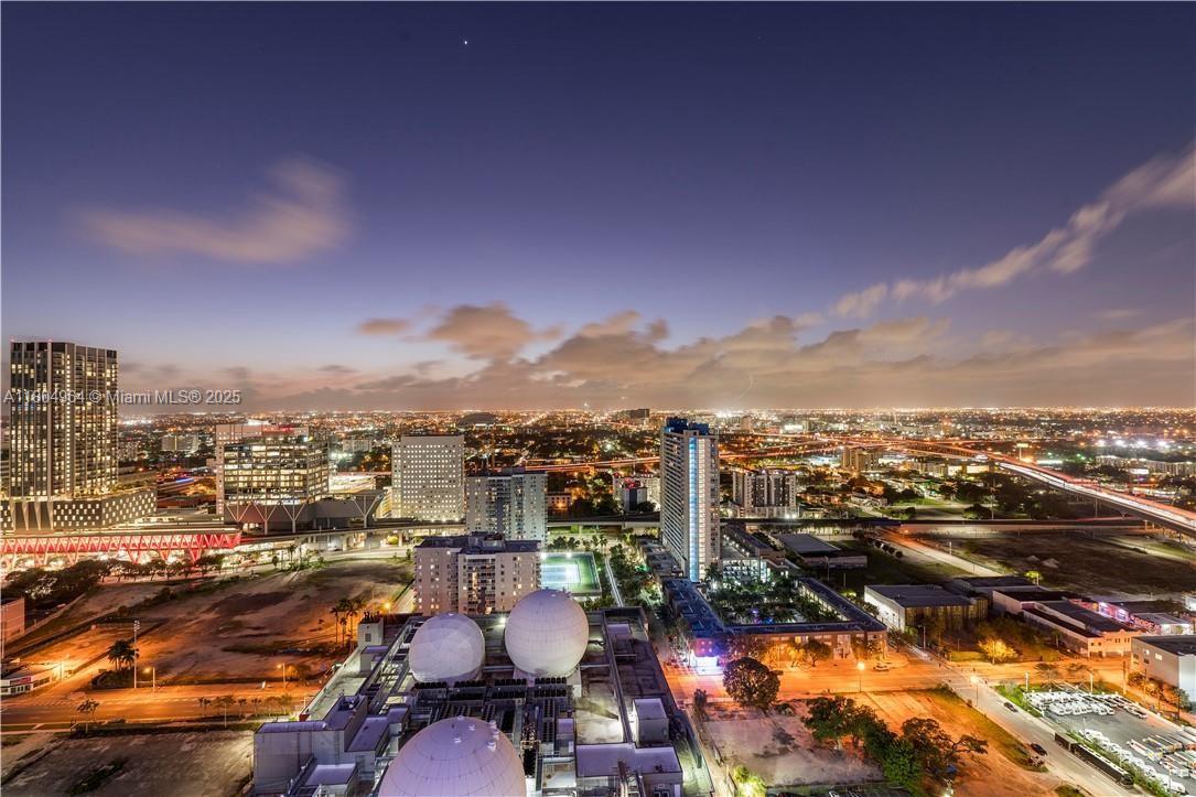 PARAMOUNT MIAMI WORLDCENT - Residential