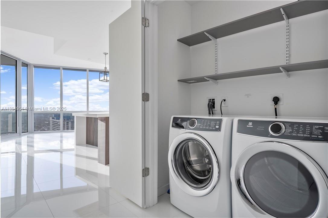 PARAMOUNT MIAMI WORLDCENT - Residential