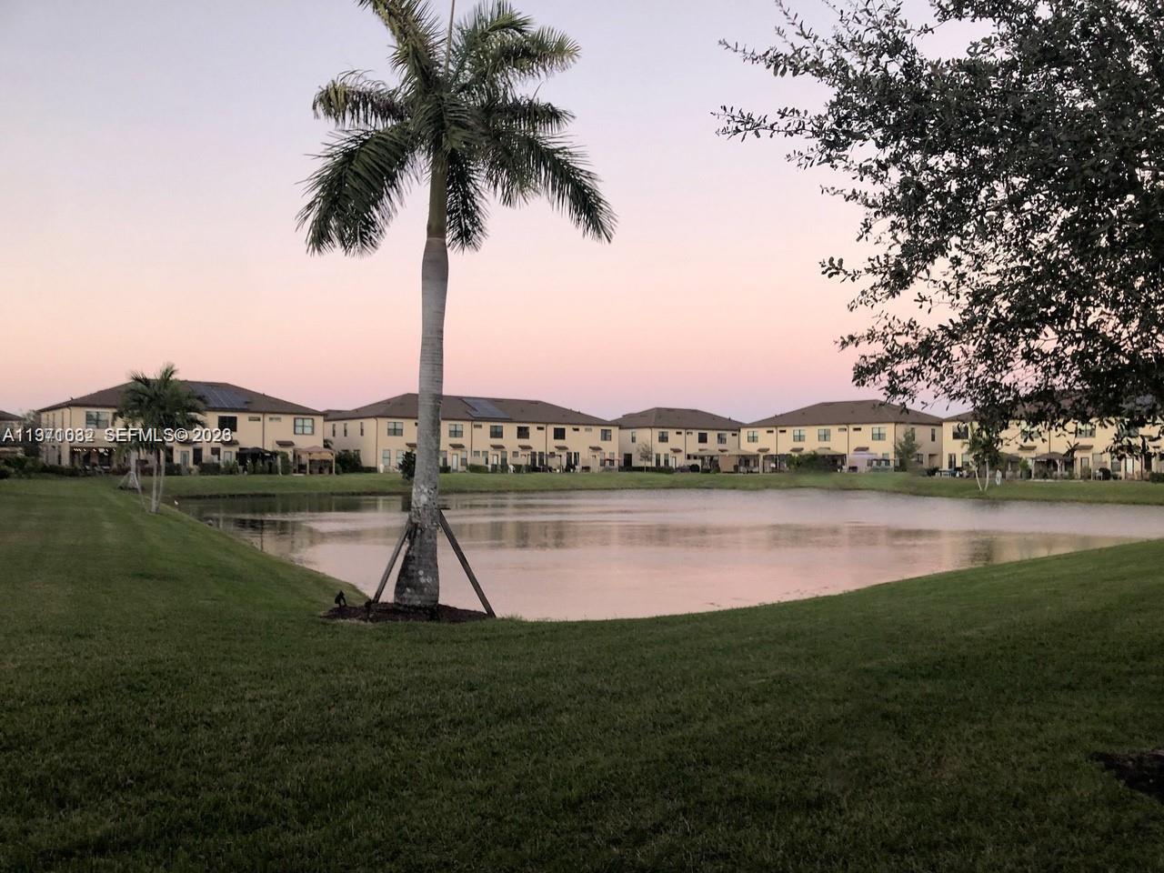 PRESTON SQUARE - Residential