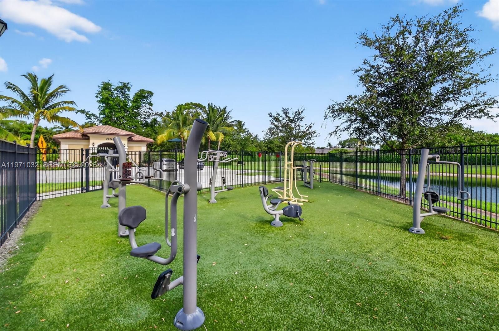 PRESTON SQUARE - Residential