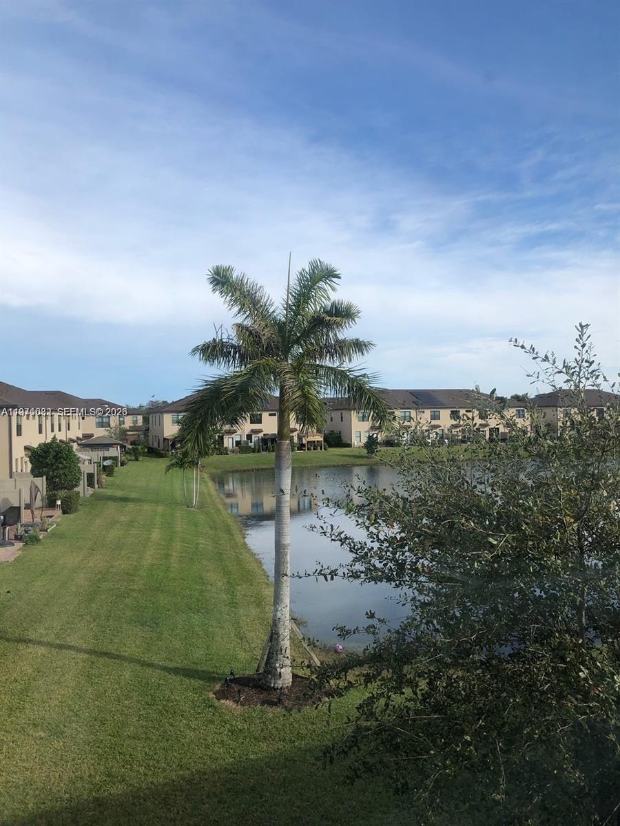 PRESTON SQUARE - Residential