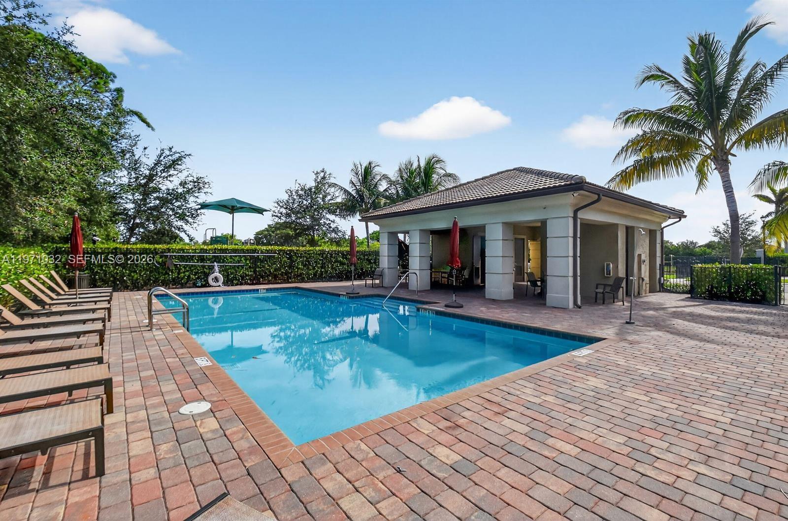 PRESTON SQUARE - Residential