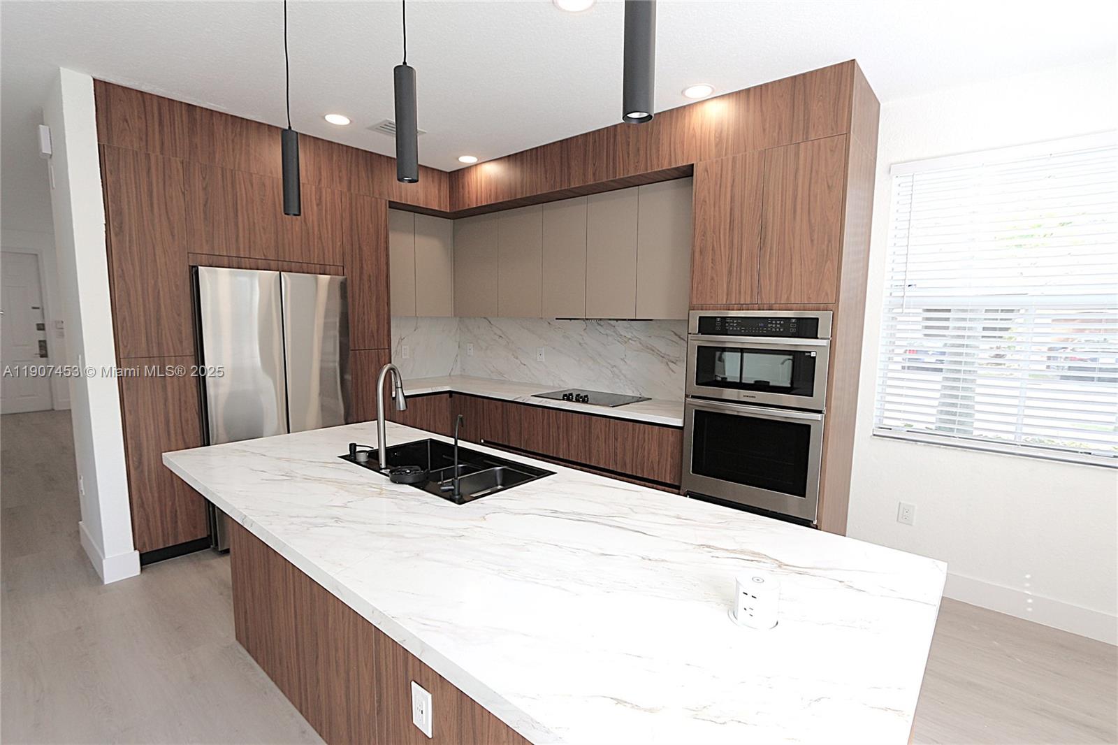 SORRENTO TOWNHOMES - Residential