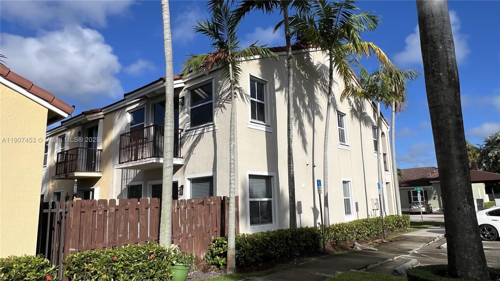 SORRENTO TOWNHOMES - Residential