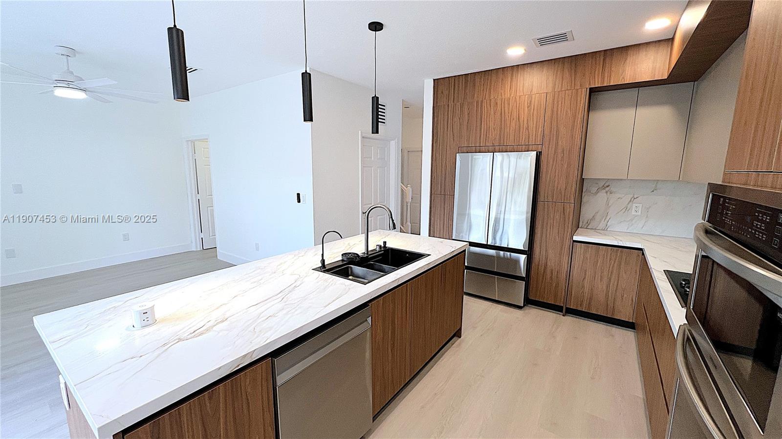 SORRENTO TOWNHOMES - Residential