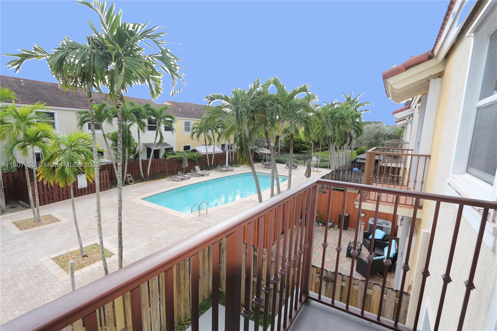 SORRENTO TOWNHOMES - Residential