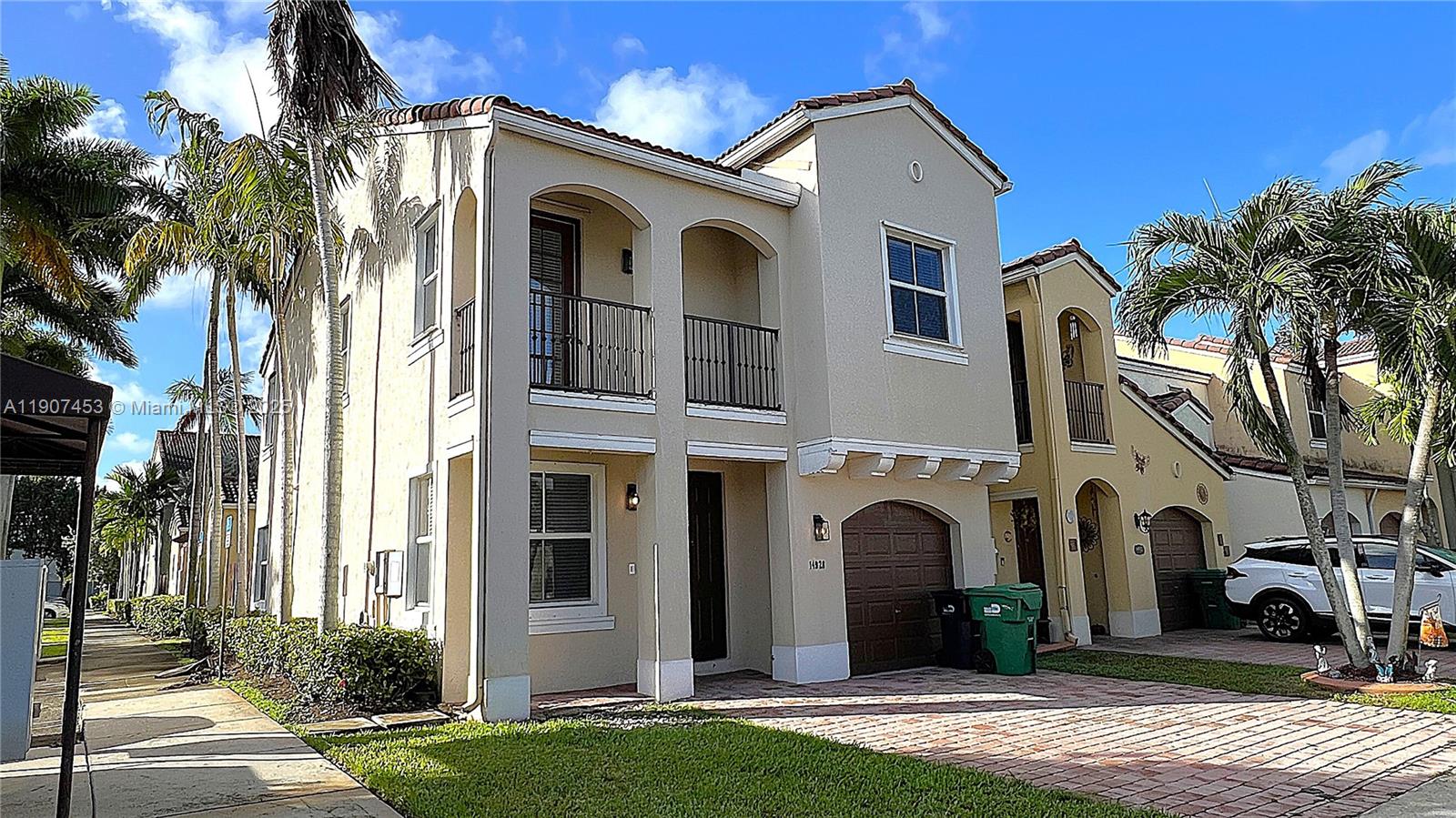 SORRENTO TOWNHOMES - Residential