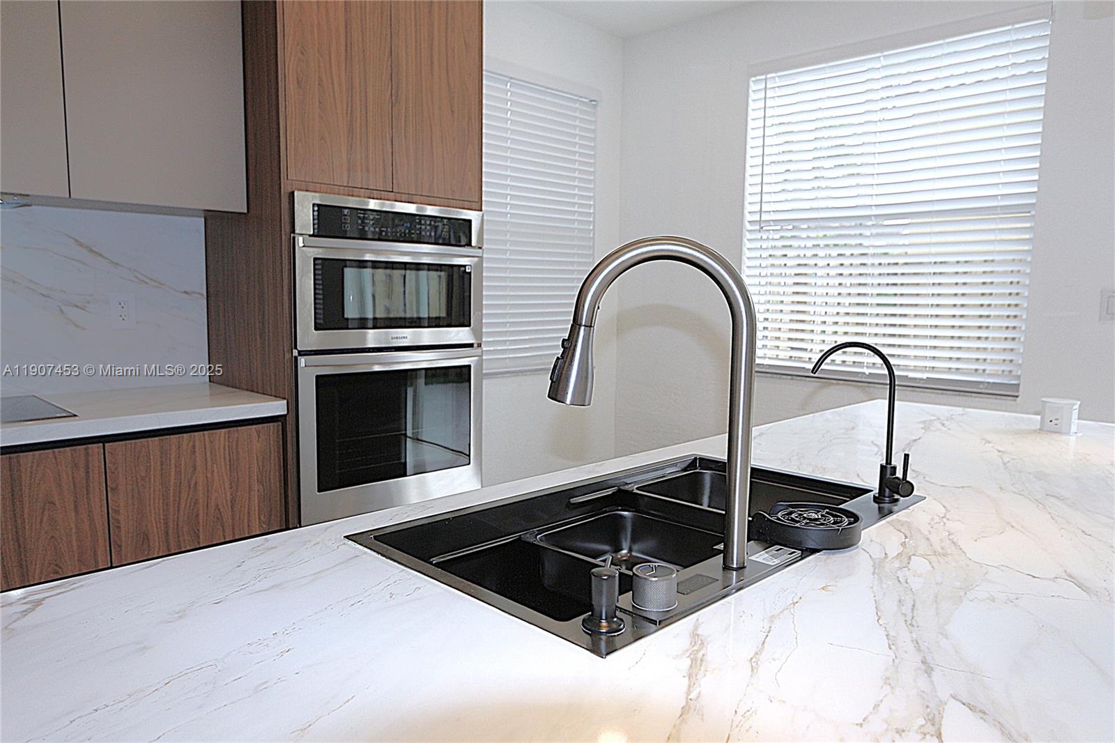 SORRENTO TOWNHOMES - Residential