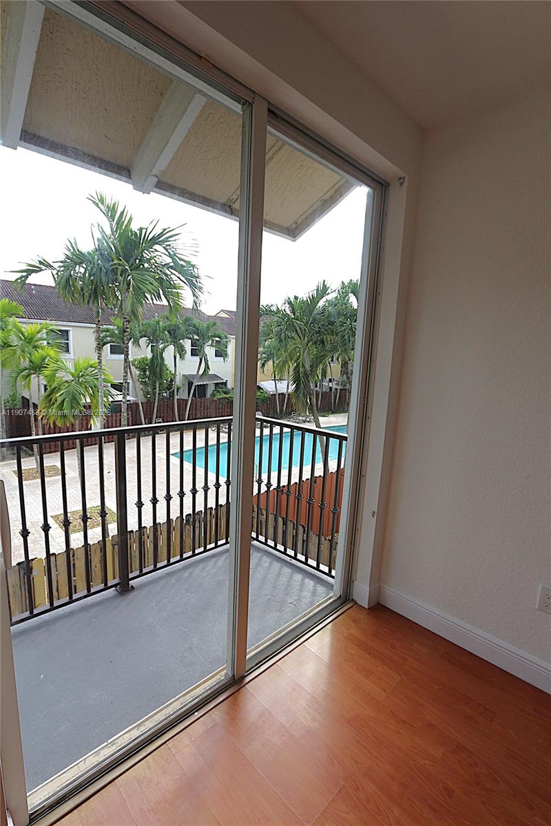 SORRENTO TOWNHOMES - Residential