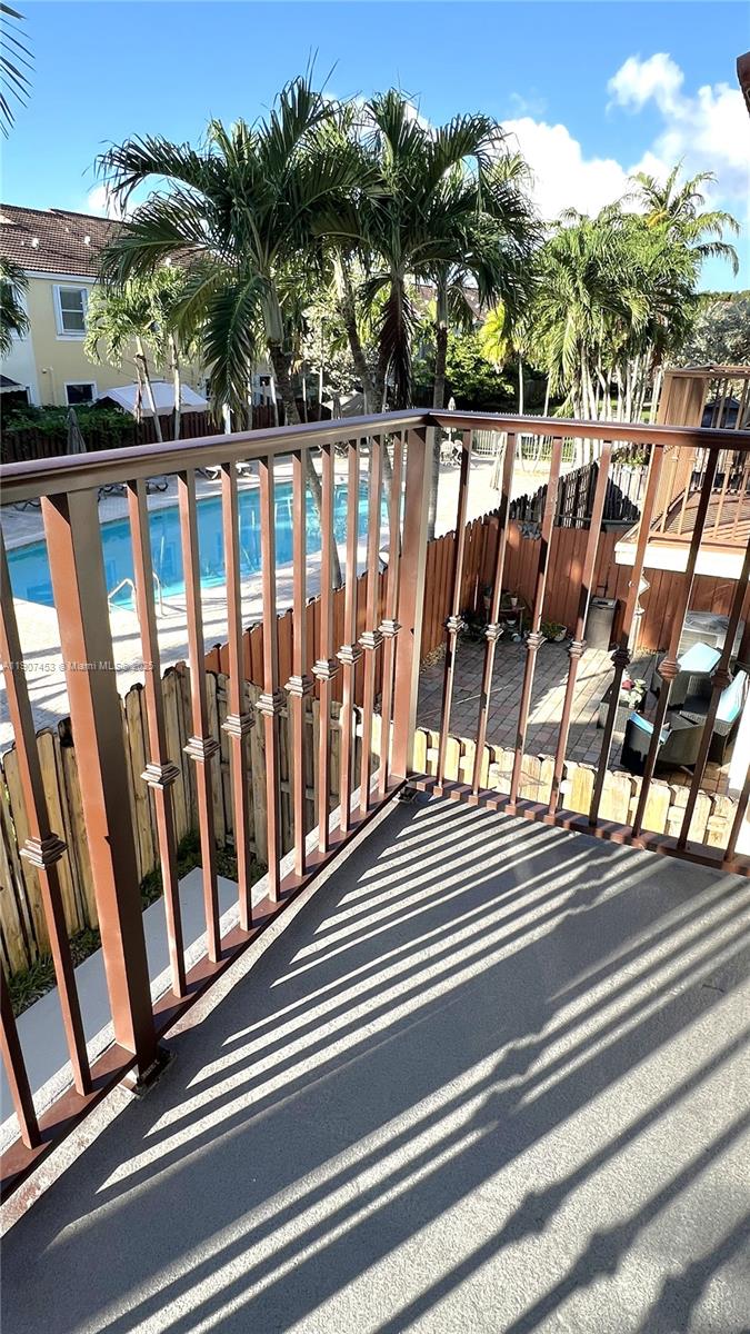 SORRENTO TOWNHOMES - Residential