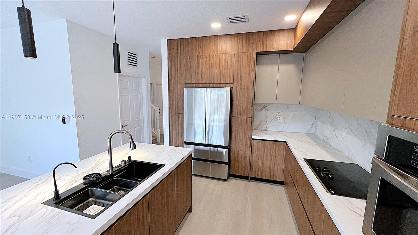 SORRENTO TOWNHOMES - Residential