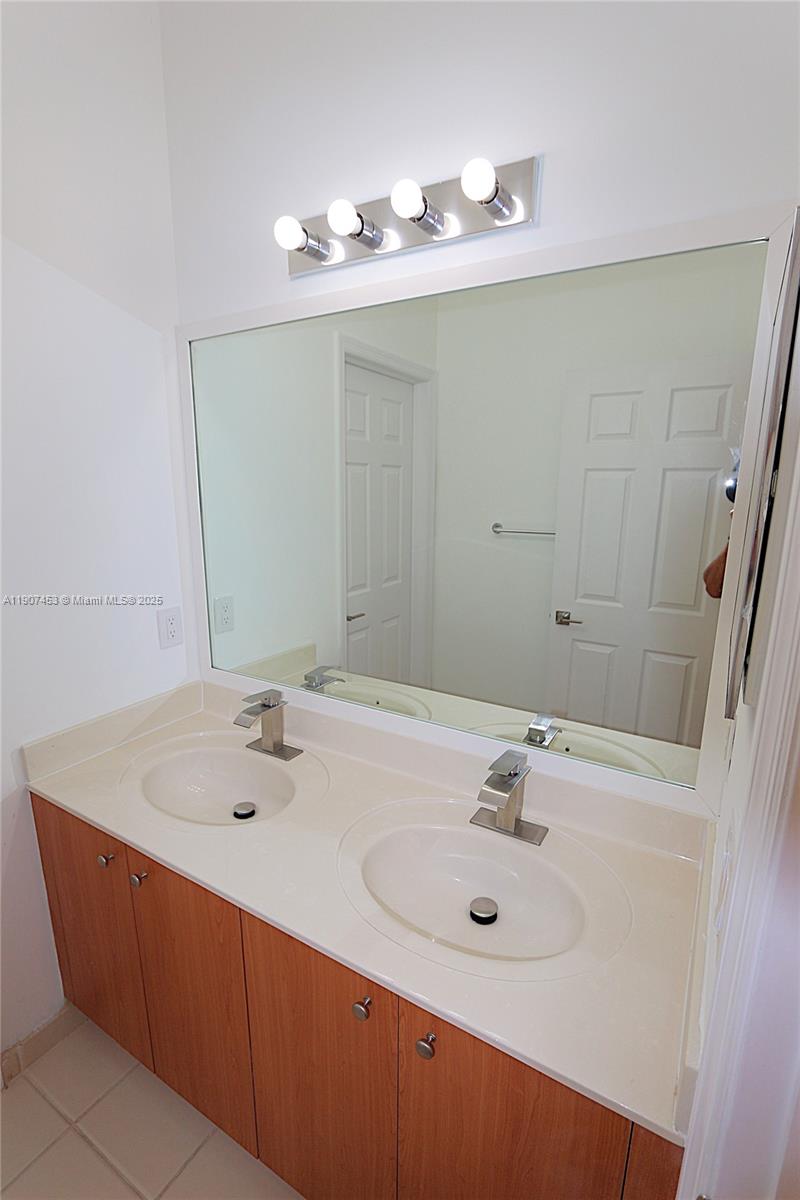 SORRENTO TOWNHOMES - Residential