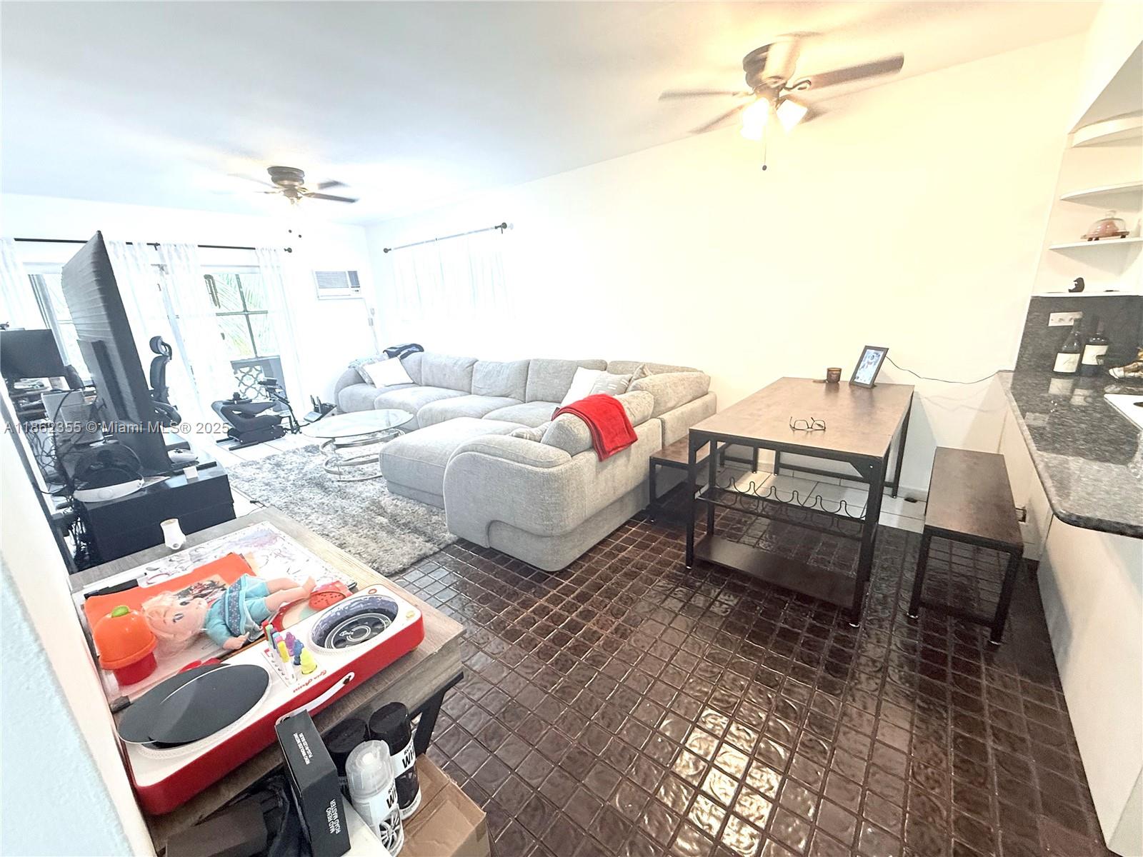 SANTONA CONDO - Residential