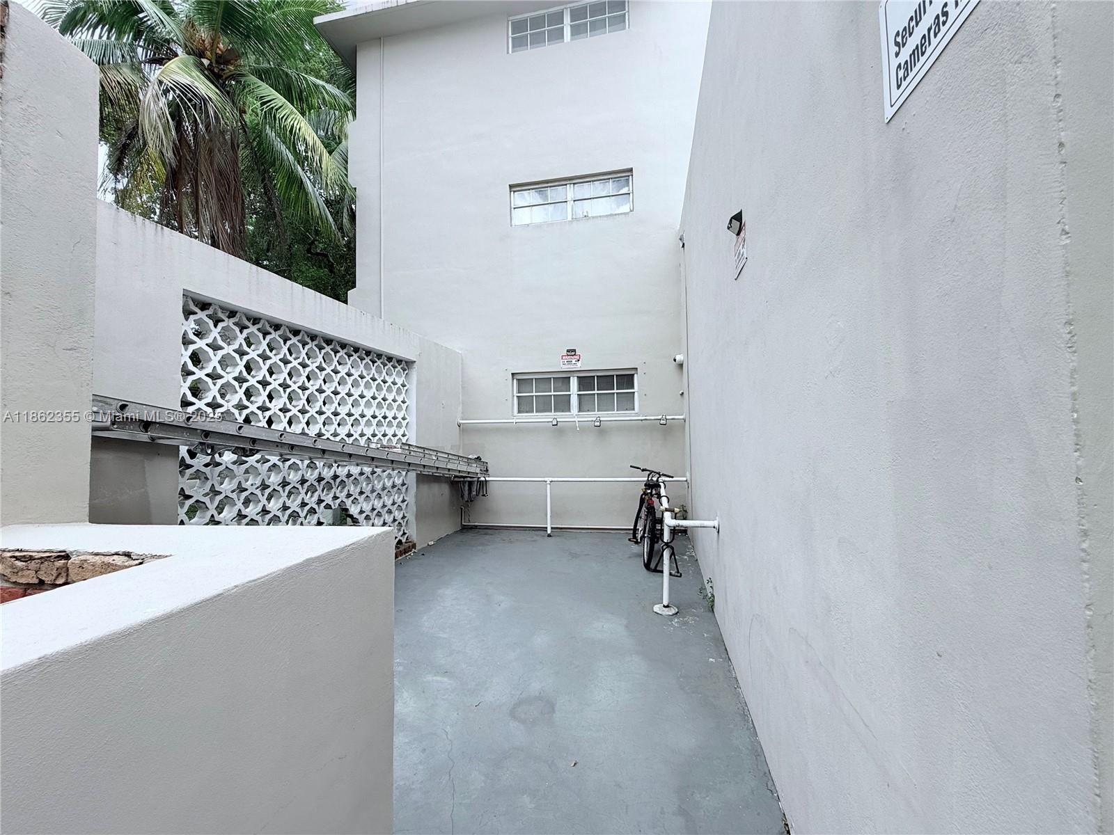 SANTONA CONDO - Residential