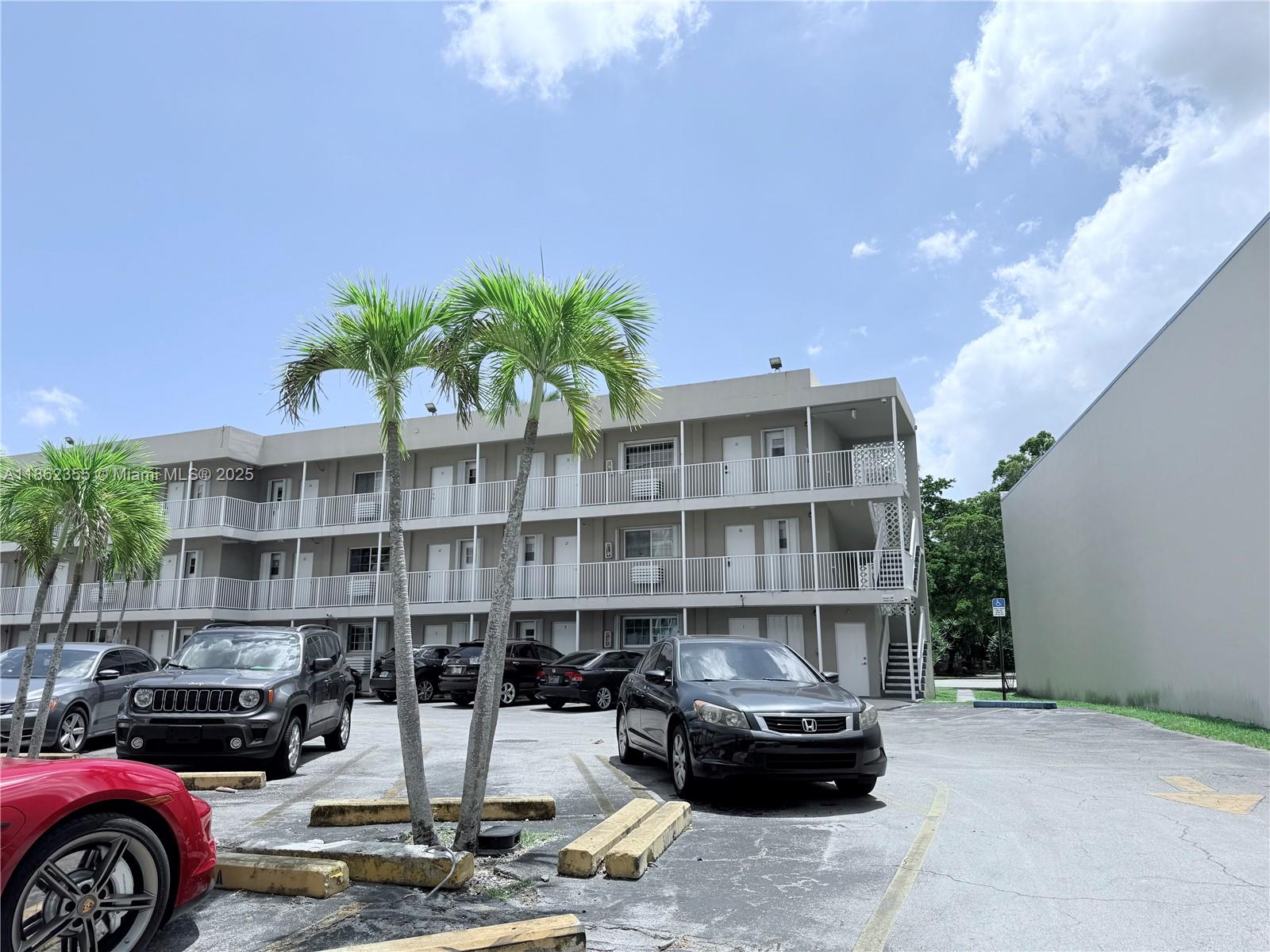 SANTONA CONDO - Residential