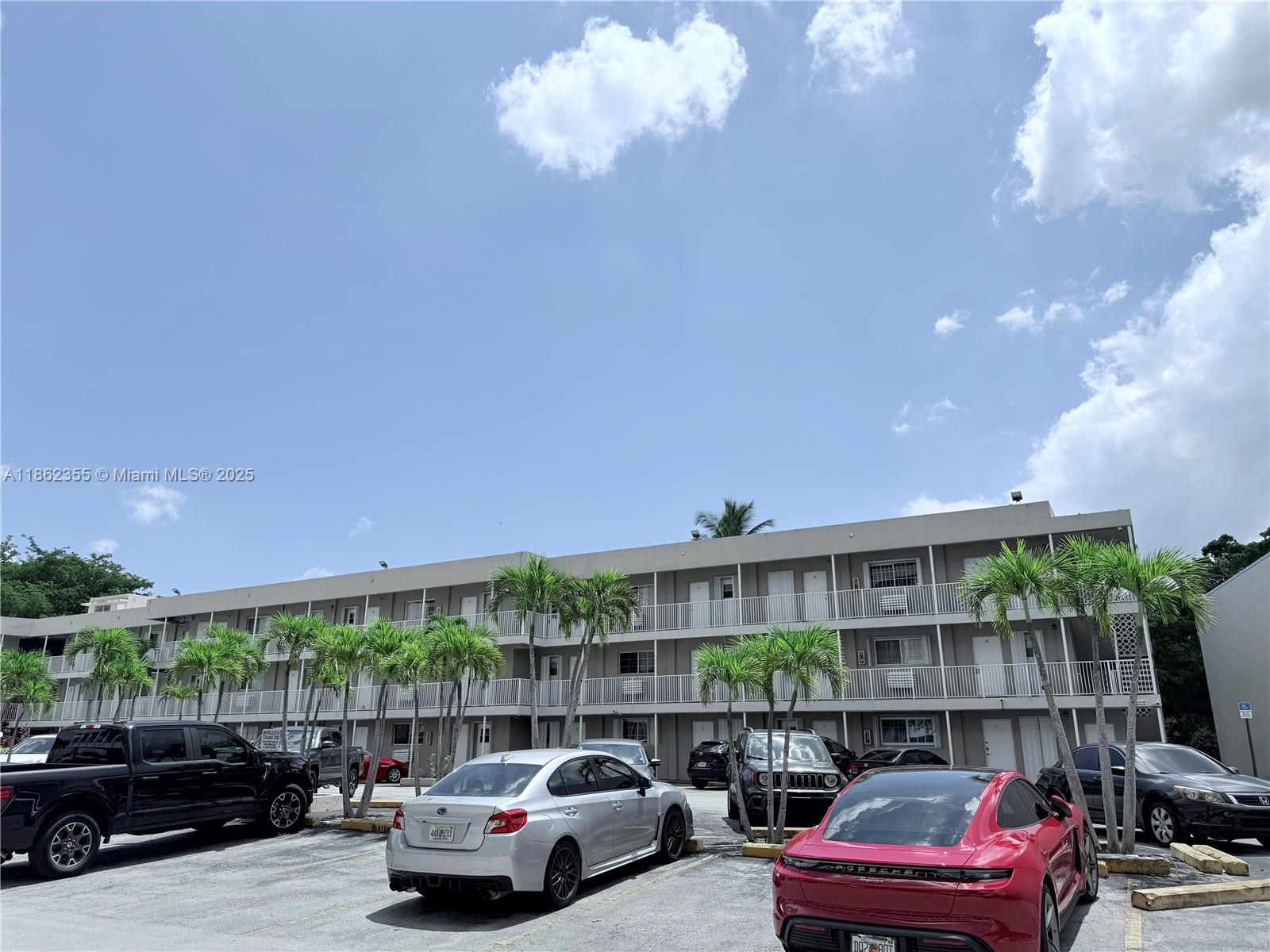 SANTONA CONDO - Residential