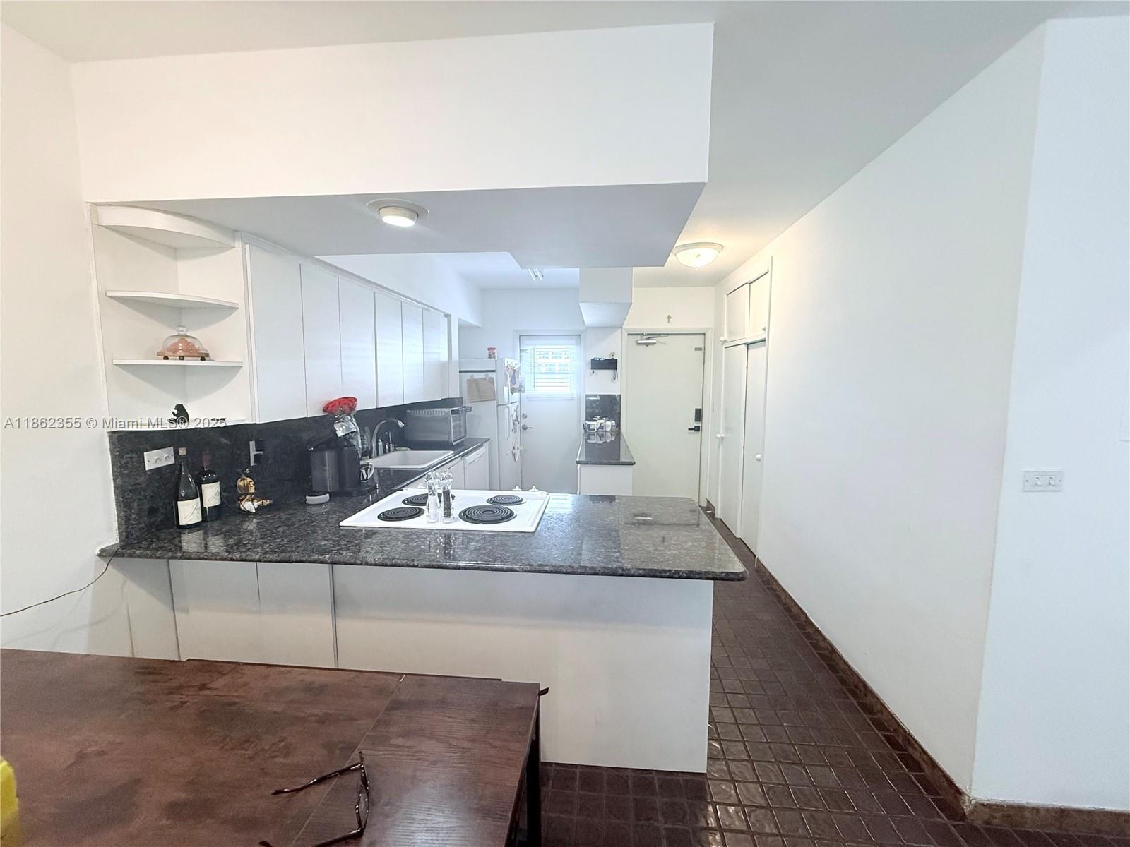 SANTONA CONDO - Residential