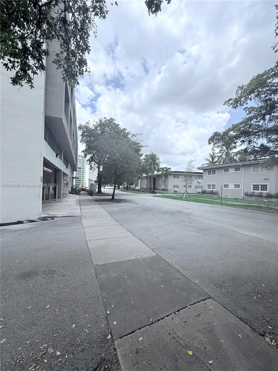 SANTONA CONDO - Residential