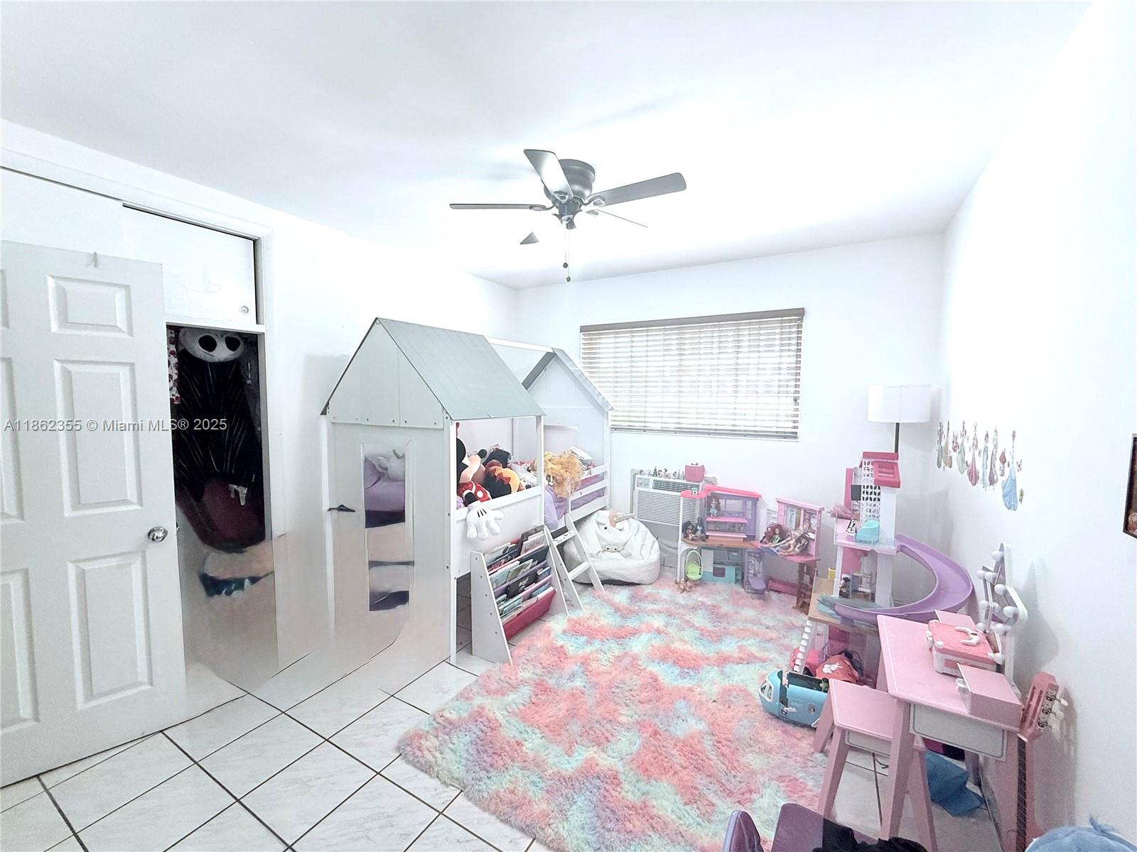 SANTONA CONDO - Residential