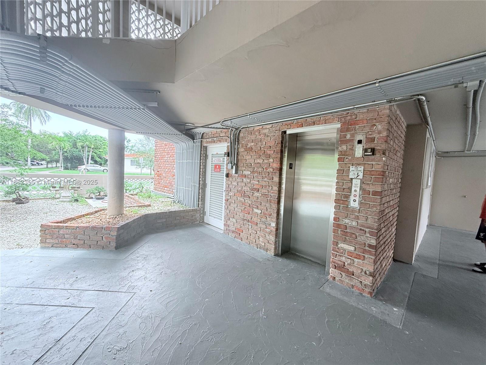 SANTONA CONDO - Residential