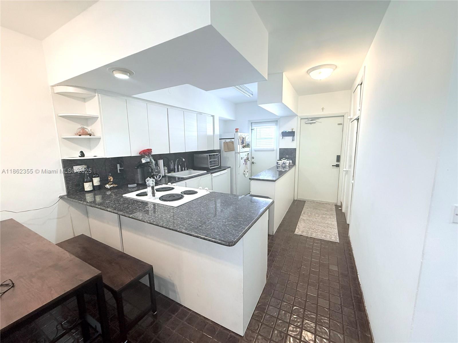 SANTONA CONDO - Residential