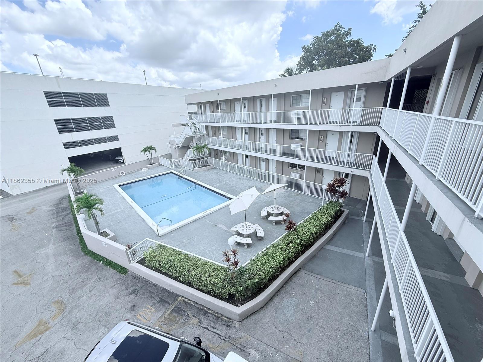 SANTONA CONDO - Residential