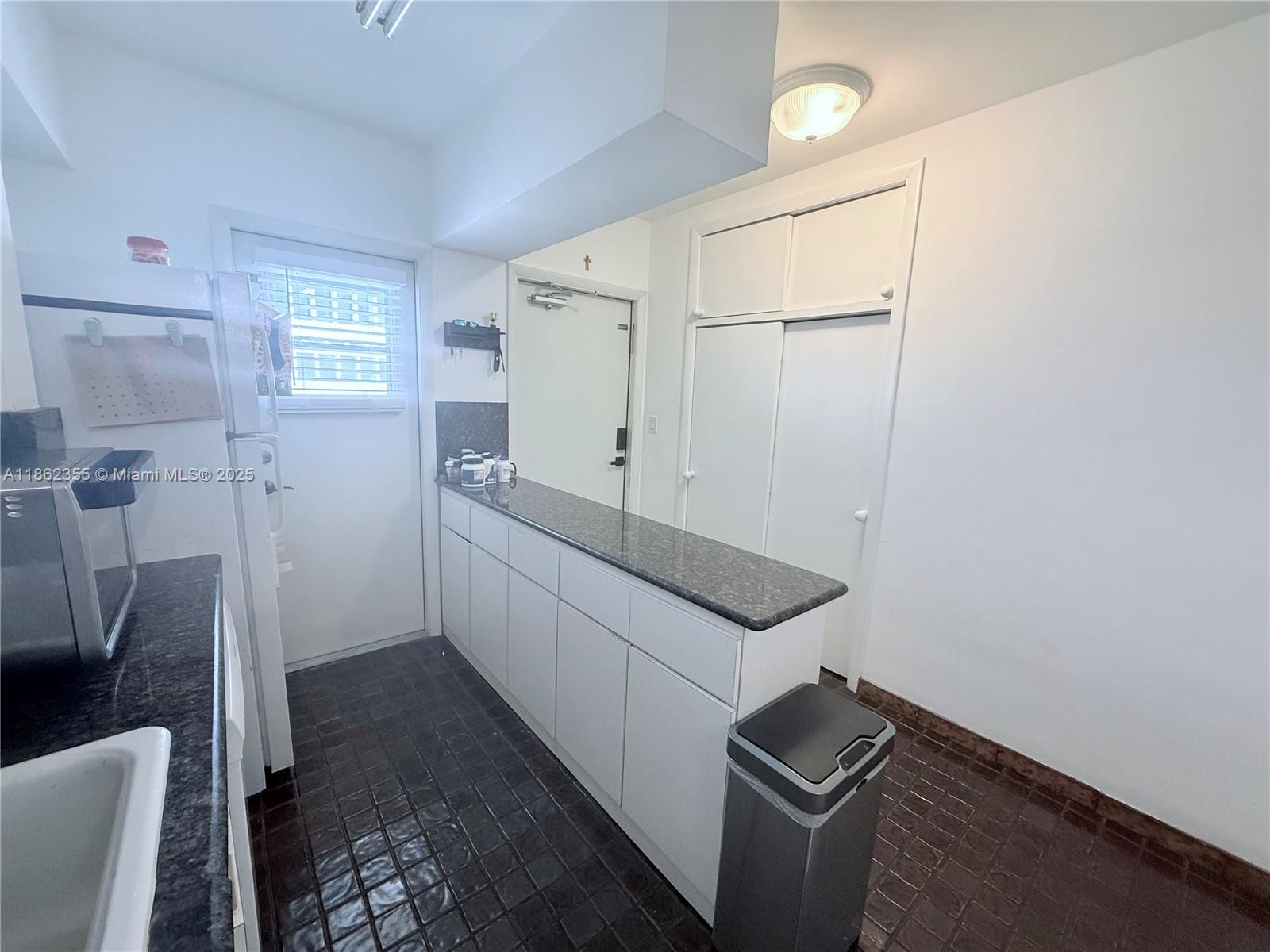 SANTONA CONDO - Residential