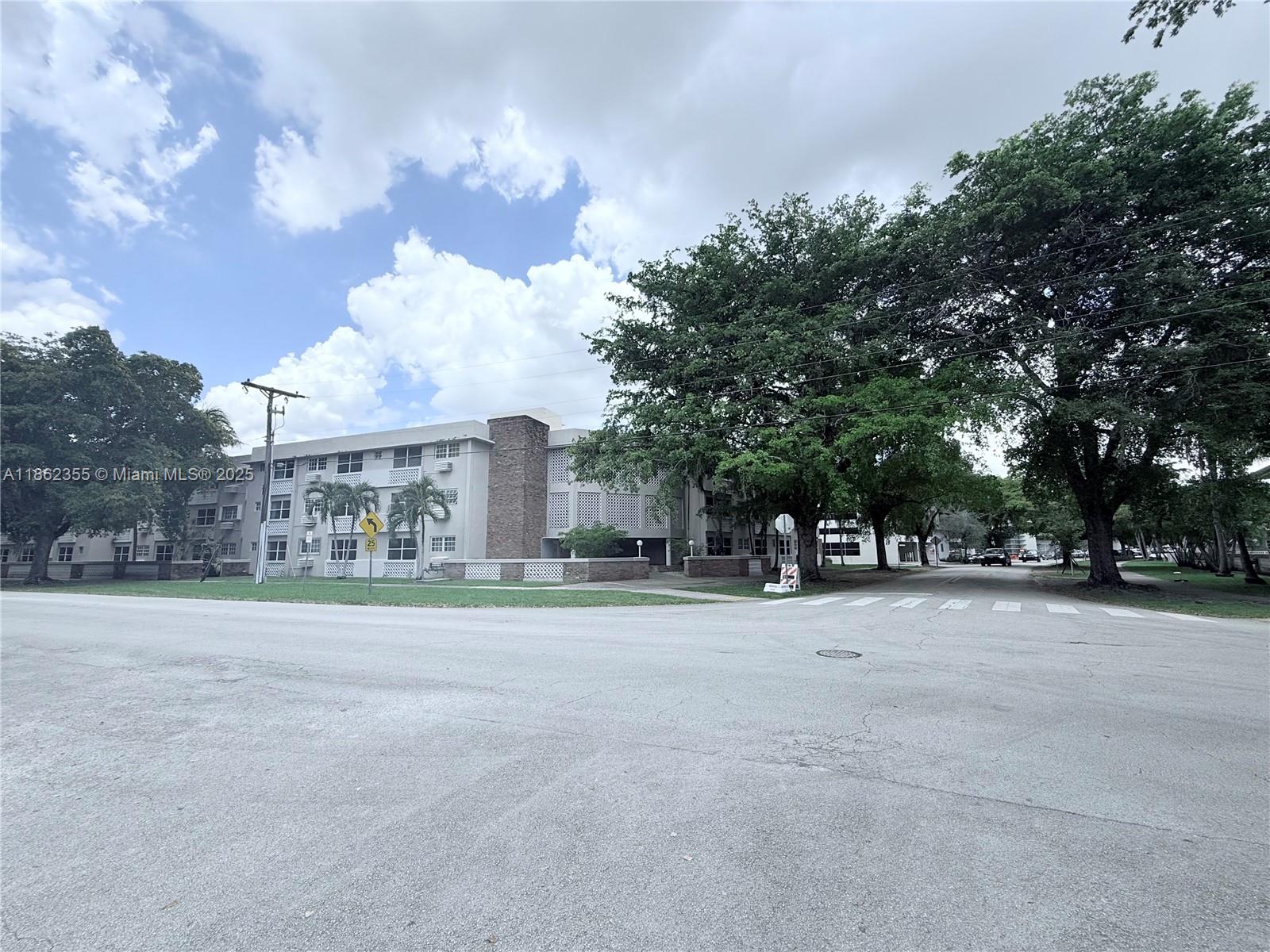 SANTONA CONDO - Residential