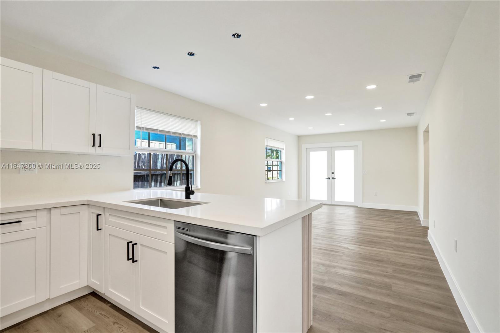 SUNRISE GOLF VILLAGE SEC - Residential