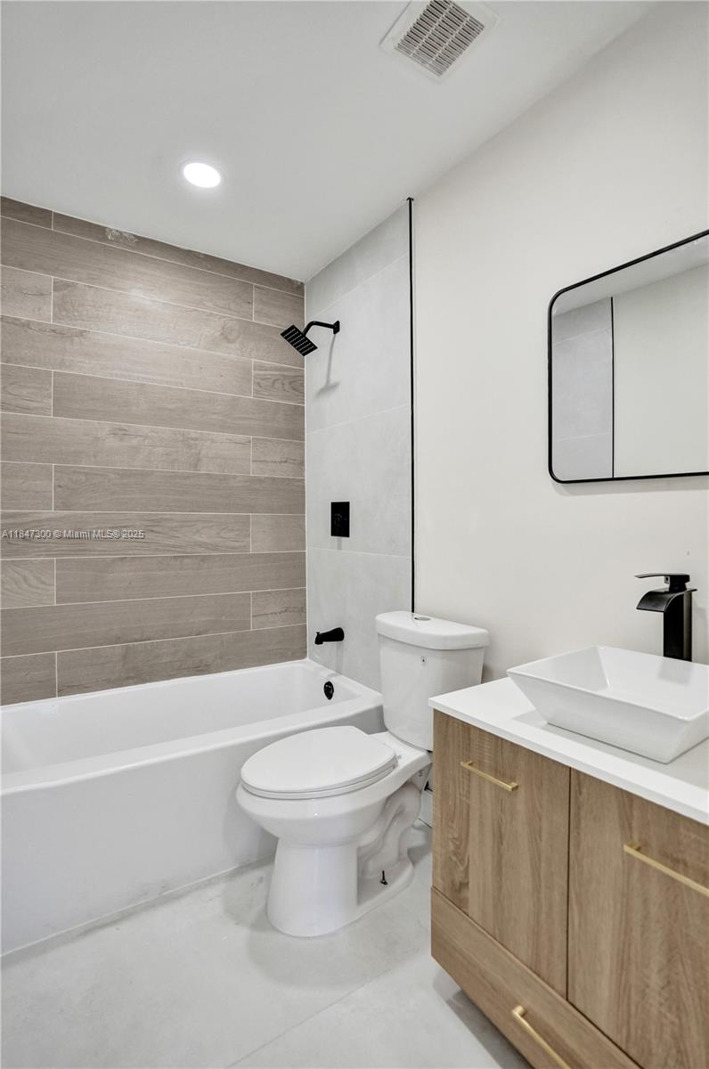 SUNRISE GOLF VILLAGE SEC - Residential