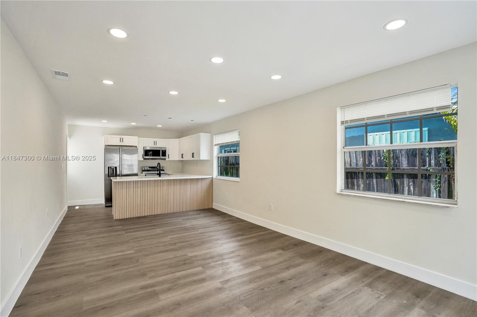 SUNRISE GOLF VILLAGE SEC - Residential