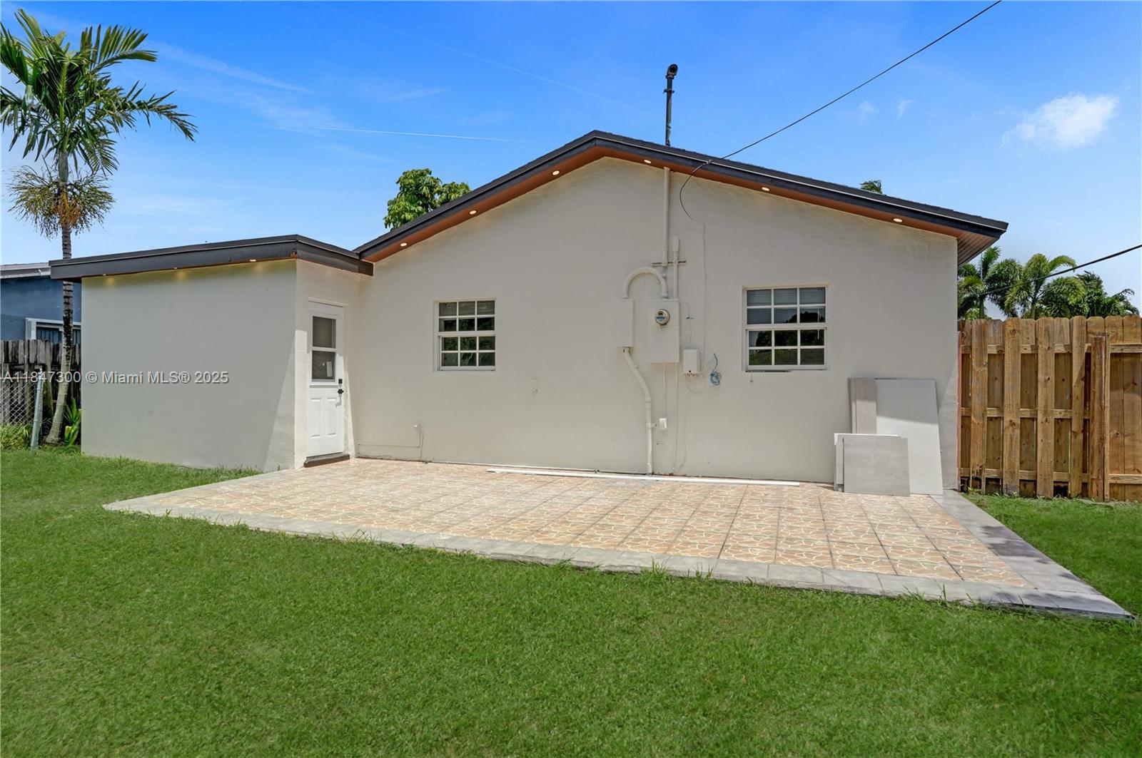 SUNRISE GOLF VILLAGE SEC - Residential