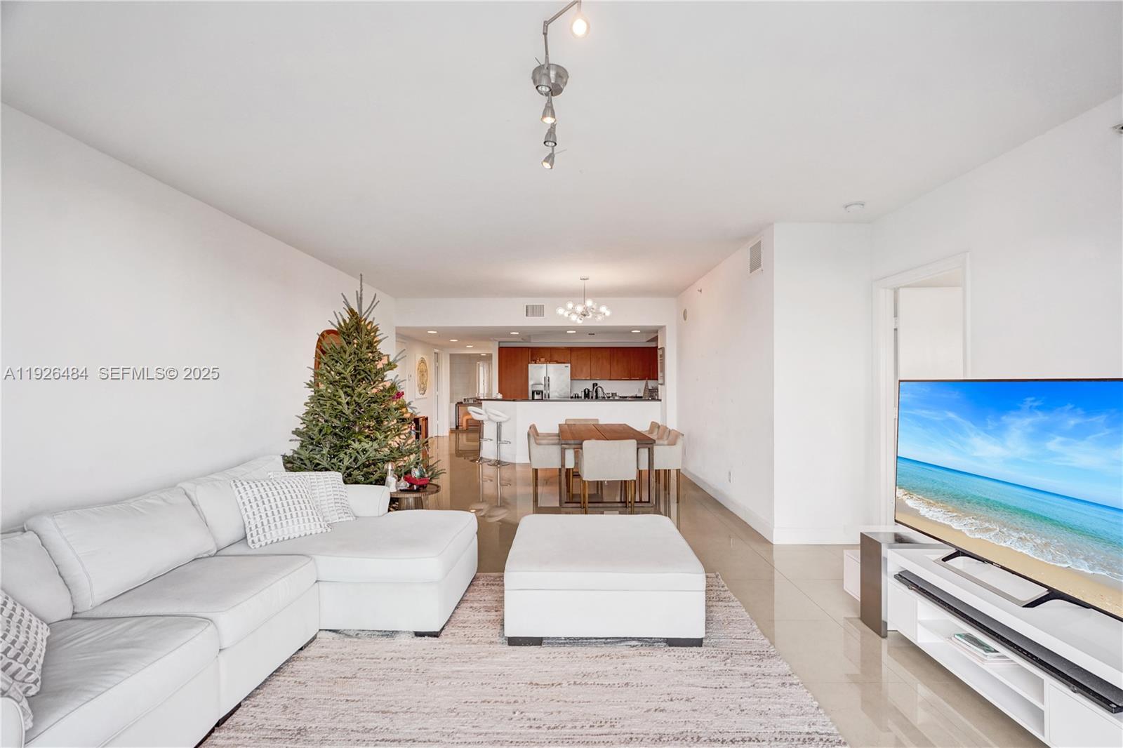 THE OAKS I CONDO - Residential