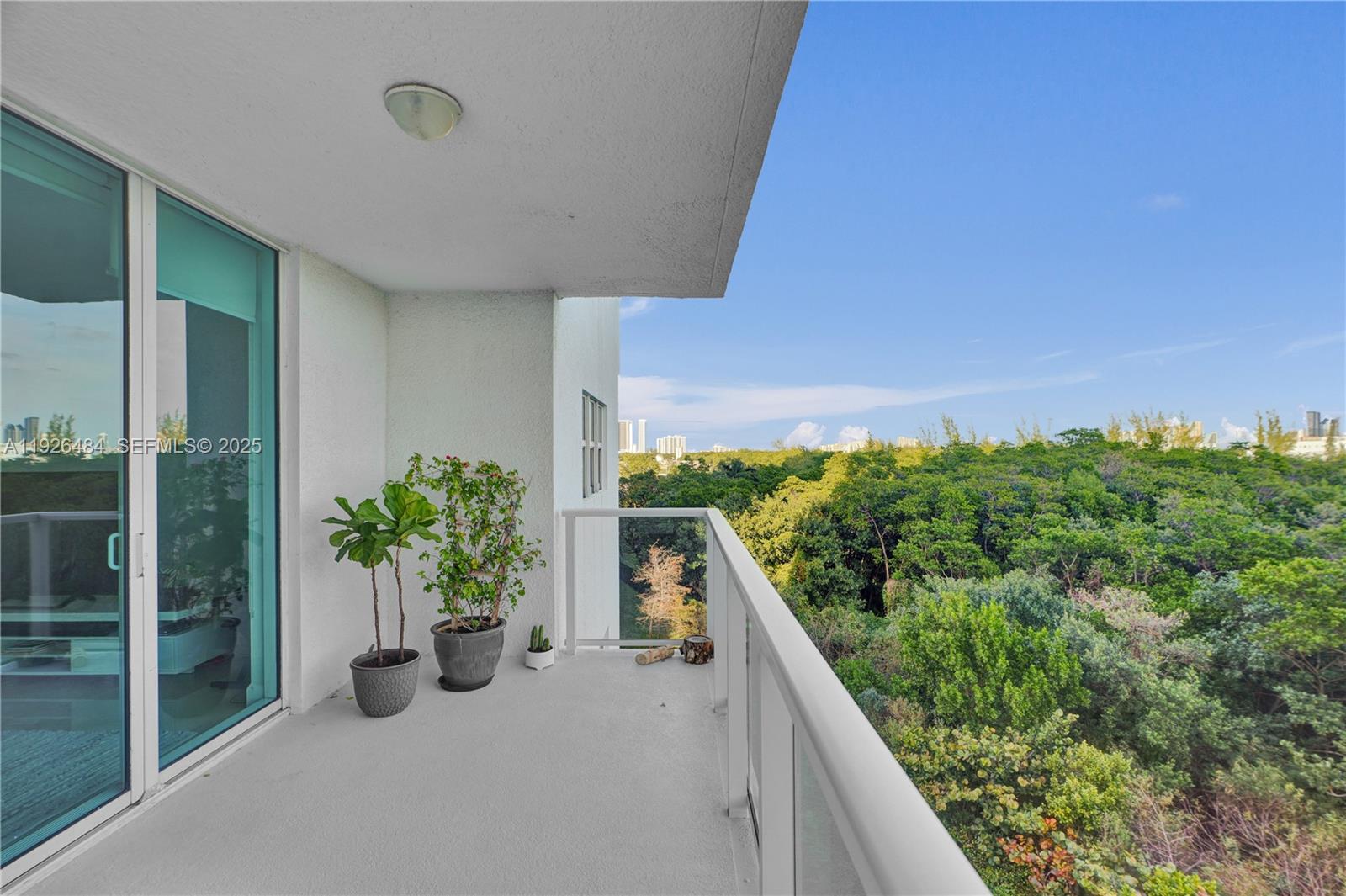 THE OAKS I CONDO - Residential