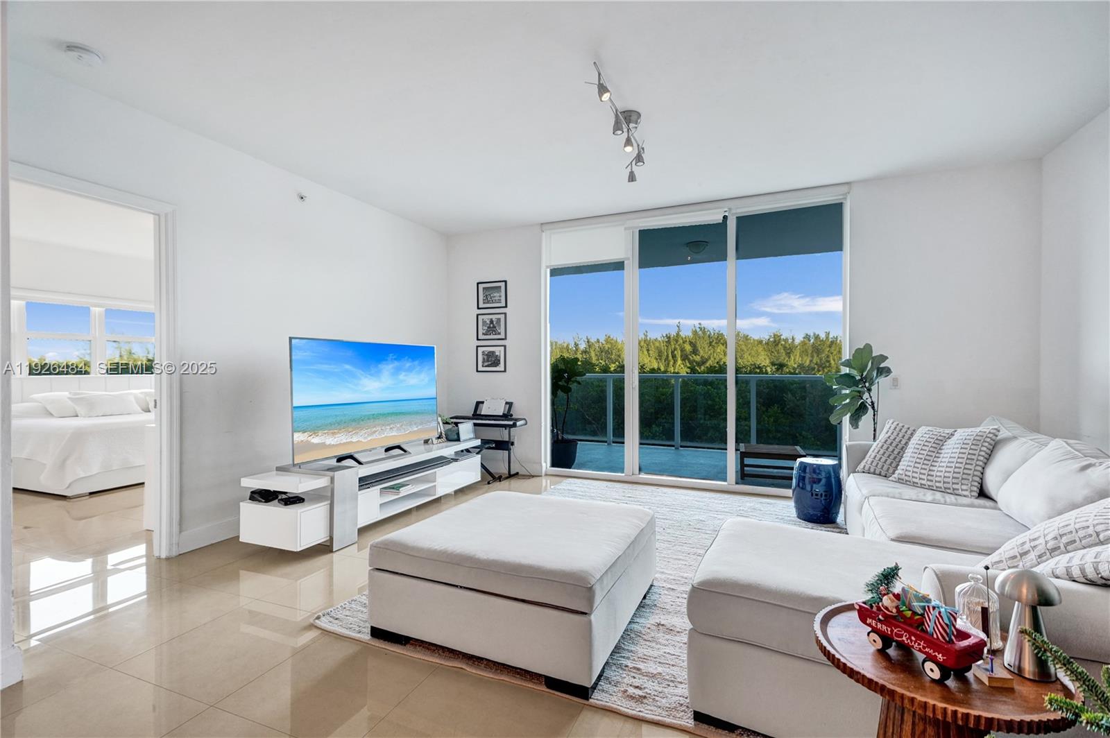 THE OAKS I CONDO - Residential